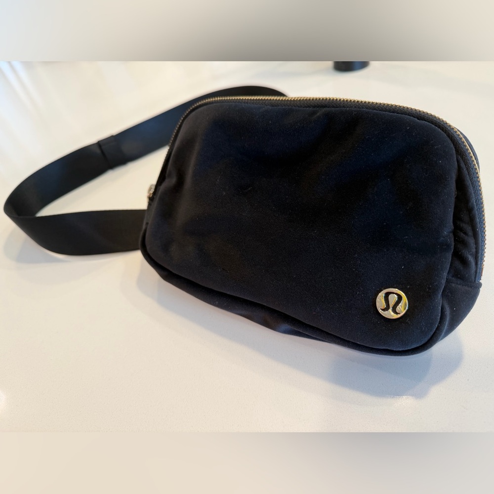 lululemon velour black belt bag with gold zipper like new rare limited edition